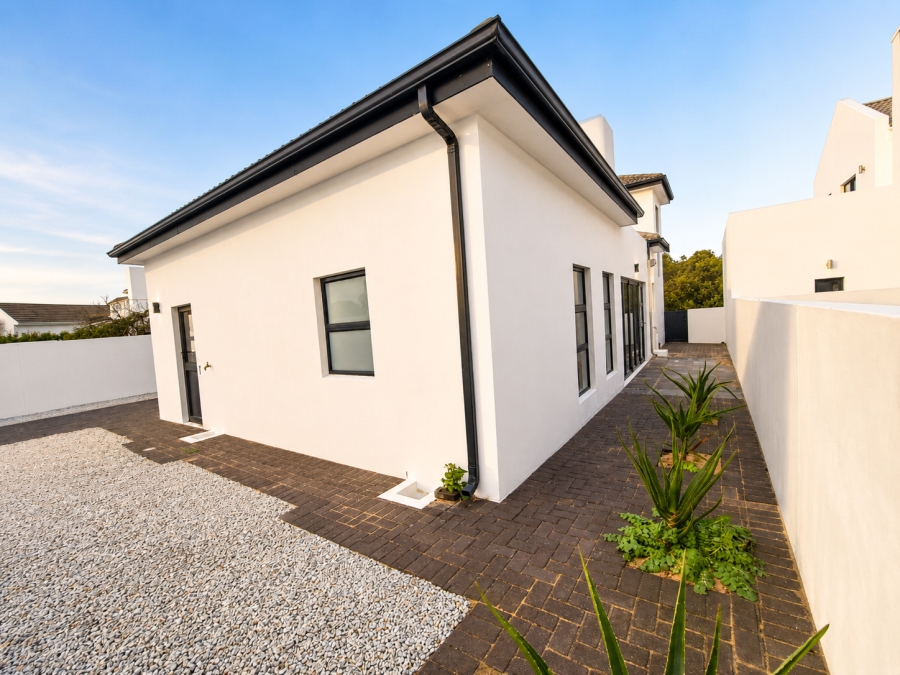 4 Bedroom Property for Sale in Shelley Point Western Cape
